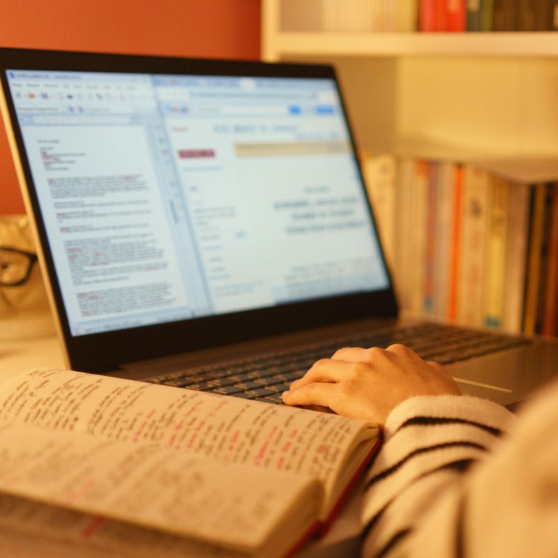 Students learning together online