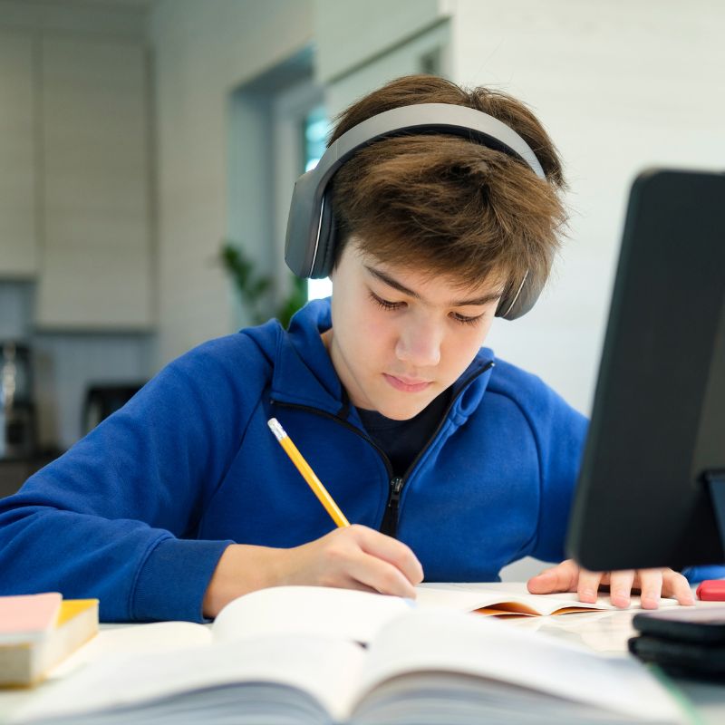 Students learning together online
